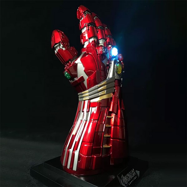 Luxe The Infinity Gauntlet - Iron Man - 45cm